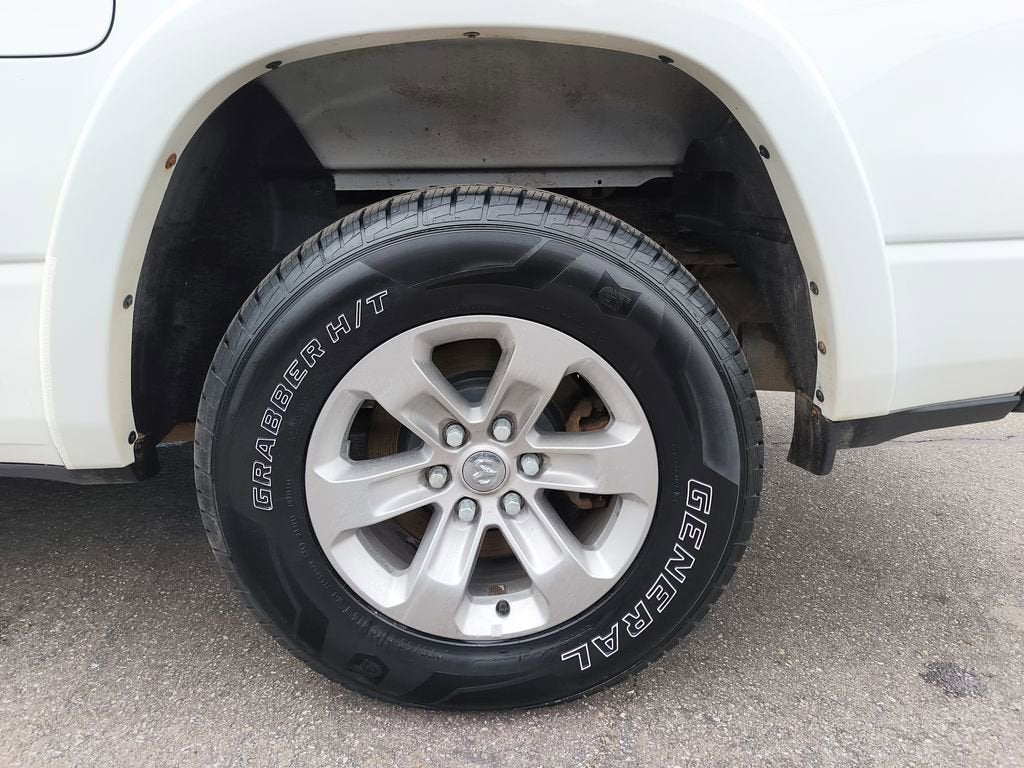 2020 RAM 1500 Laramie Quad Cab 4x4 6'4" Box