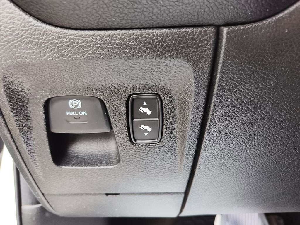 2020 RAM 1500 Laramie Quad Cab 4x4 6'4" Box