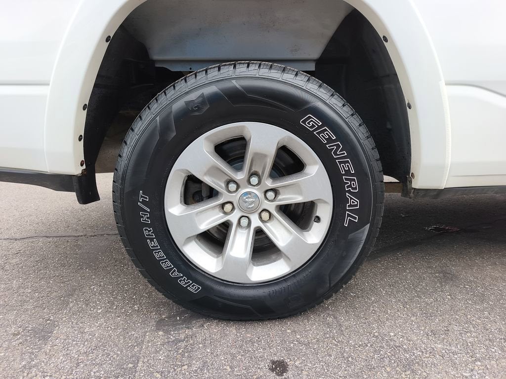 2020 RAM 1500 Laramie Quad Cab 4x4 6'4" Box