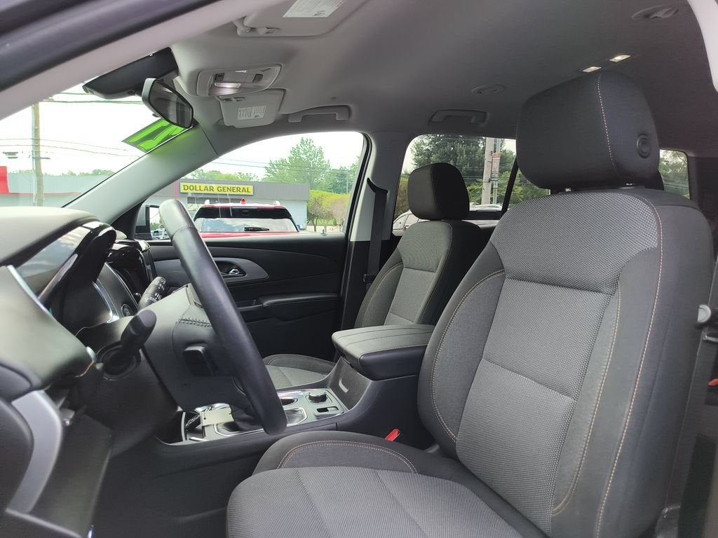 2021 Chevrolet Traverse LT Cloth