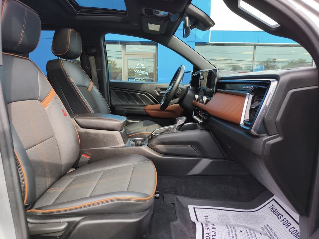 2023 GMC Canyon 4WD AT4