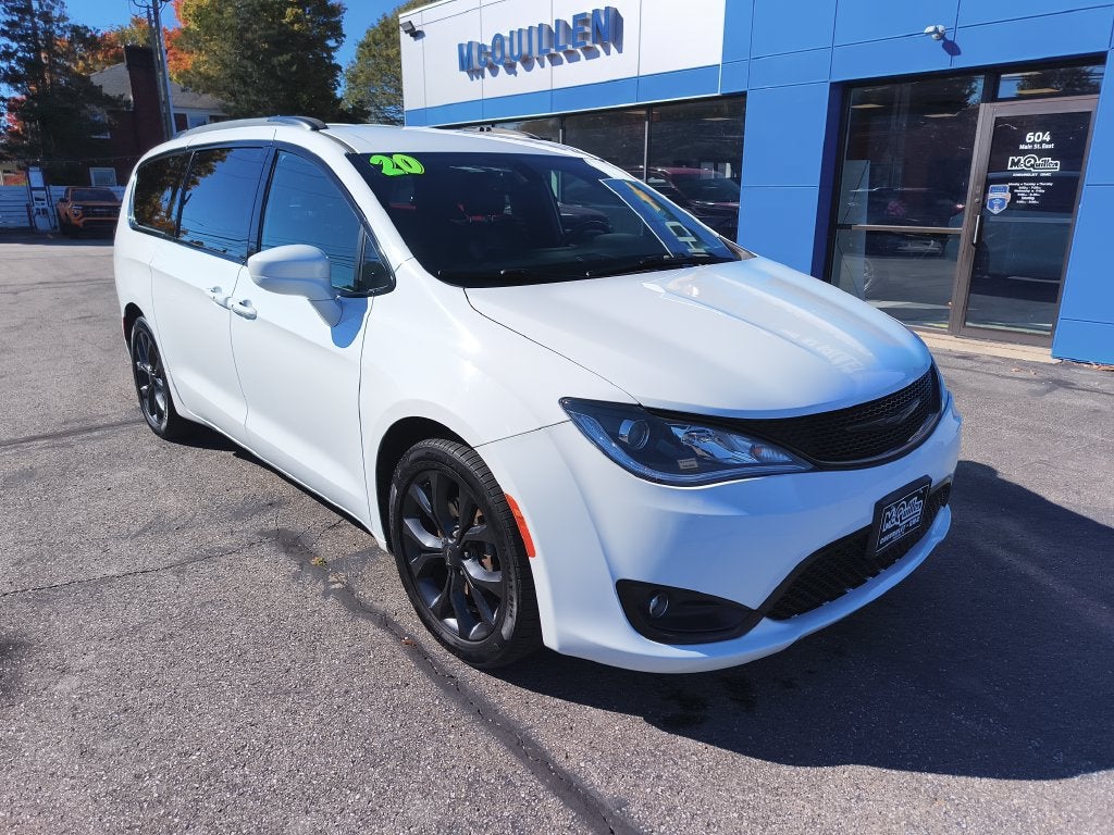2020 Chrysler Pacifica Touring L