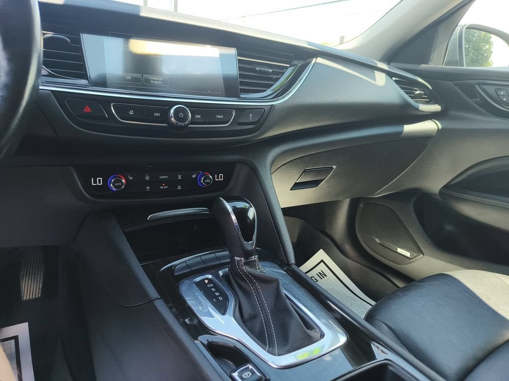 2018 Buick Regal TourX Essence
