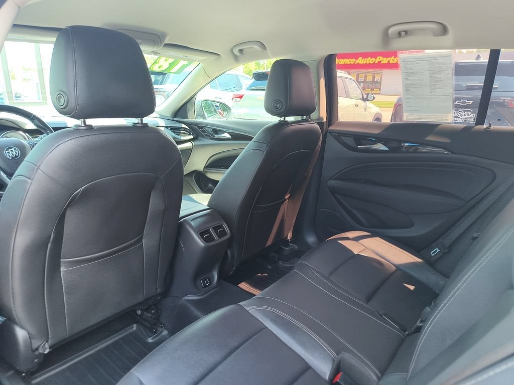 2018 Buick Regal TourX Essence