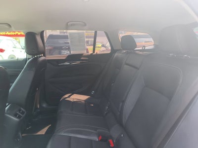 2018 Buick Regal TourX Essence