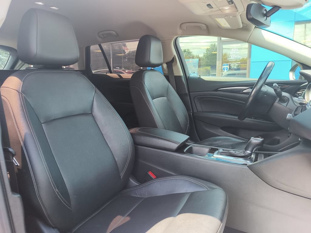 2018 Buick Regal TourX Essence