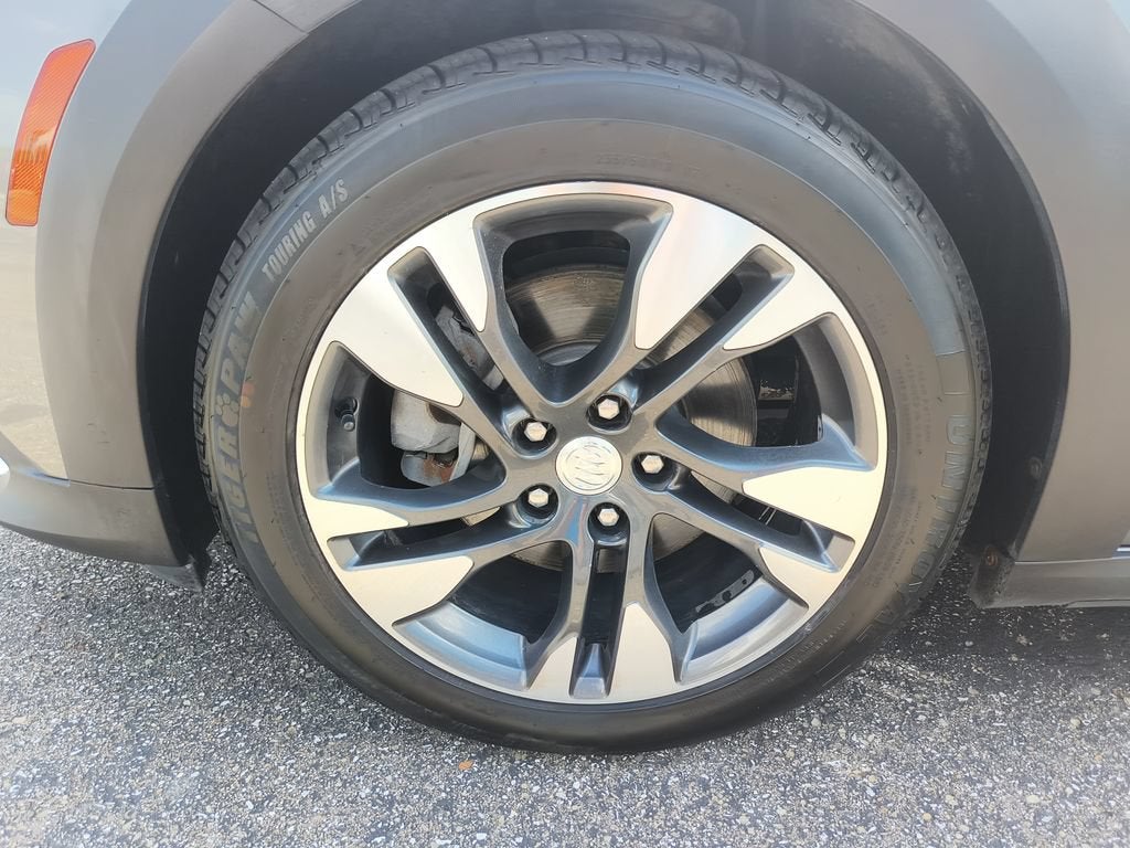 2018 Buick Regal TourX Essence