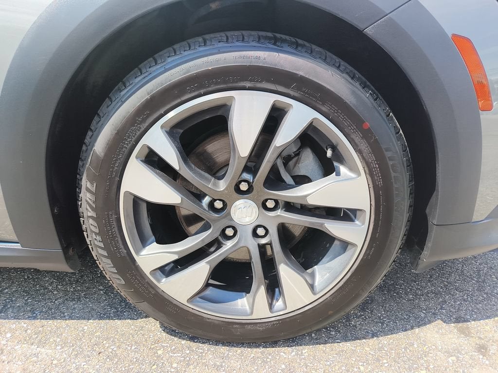 2018 Buick Regal TourX Essence