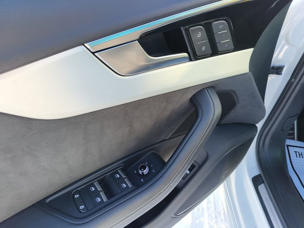 2022 Audi A4 Premium Plus 45 TFSI S line quattro S tronic