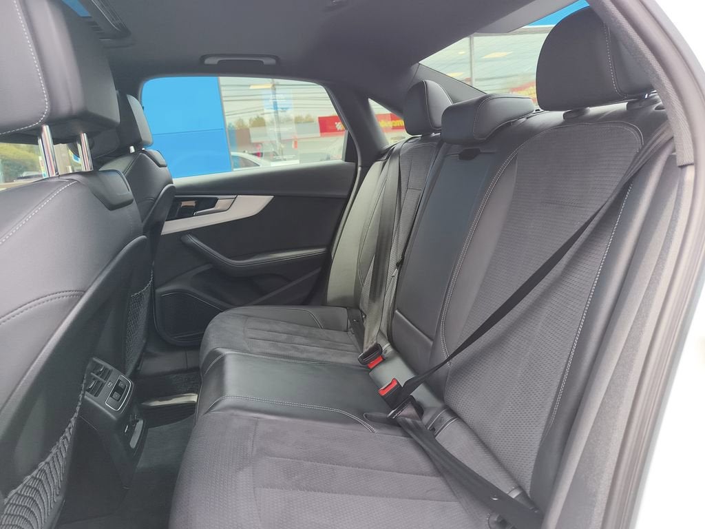 2022 Audi A4 Premium Plus 45 TFSI S line quattro S tronic