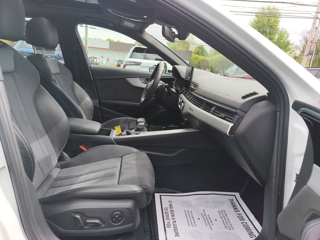 2022 Audi A4 Premium Plus 45 TFSI S line quattro S tronic