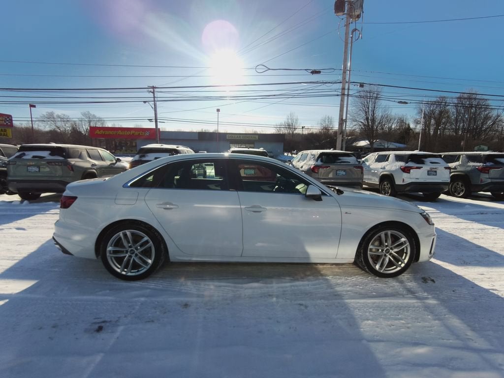 2022 Audi A4 Premium Plus 45 TFSI S line quattro S tronic